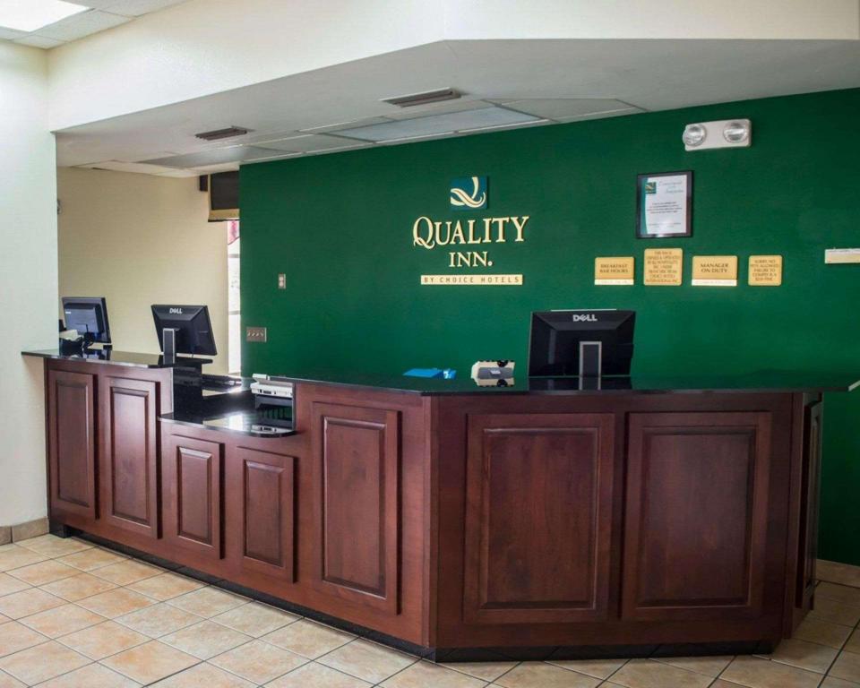Popular attractions Area Nearby Property
